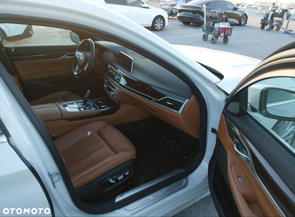 BMW Seria 7 - 10