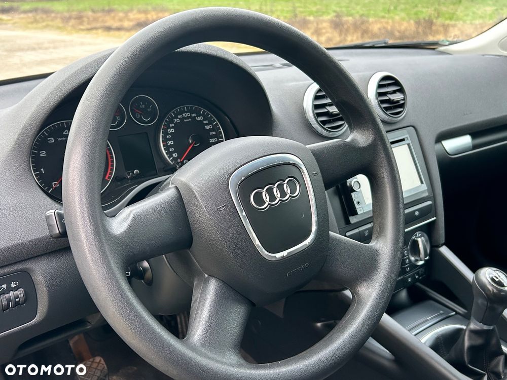Audi A3 3-drzwiowe 1.6 Attraction - 15