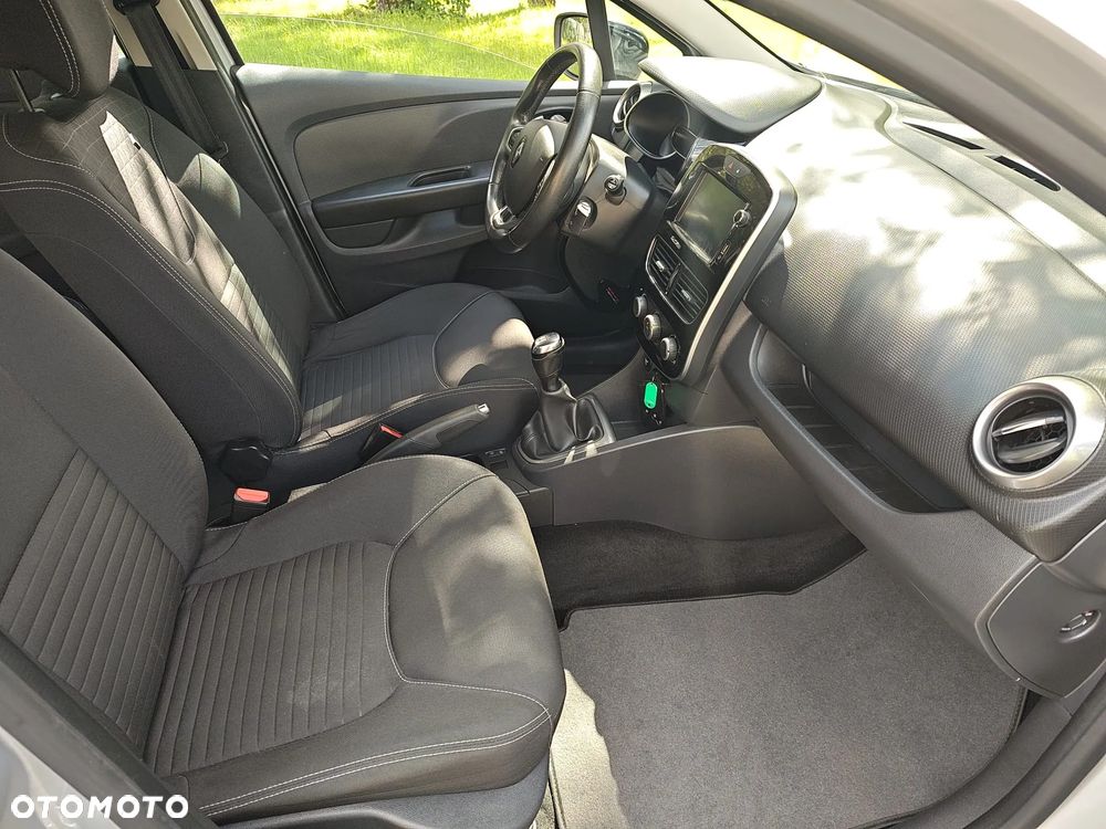 Renault Clio 1.2 16V 75 LIMITED - 13