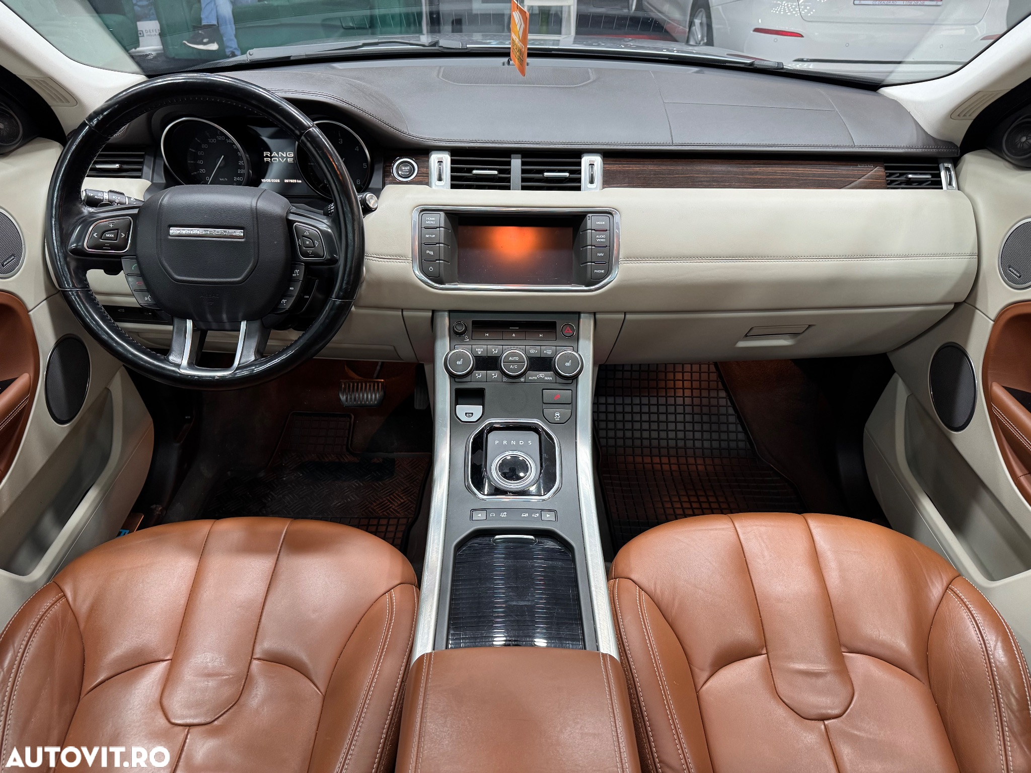 Land Rover Range Rover Evoque - 12
