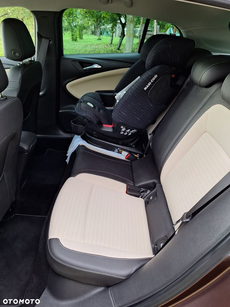 Opel Astra 1.4 Turbo Innovation - 17