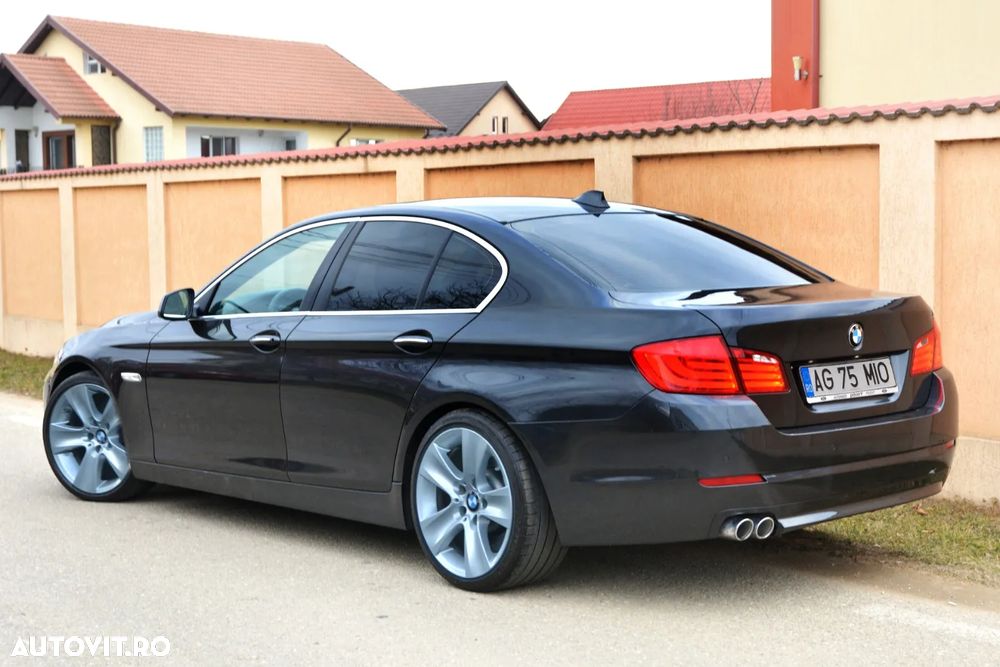 BMW Seria 5 520d xDrive - 4