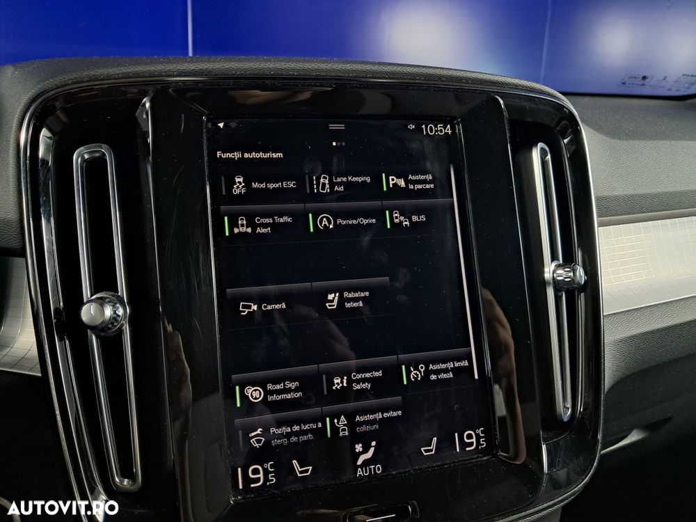 Volvo XC 40 - 18