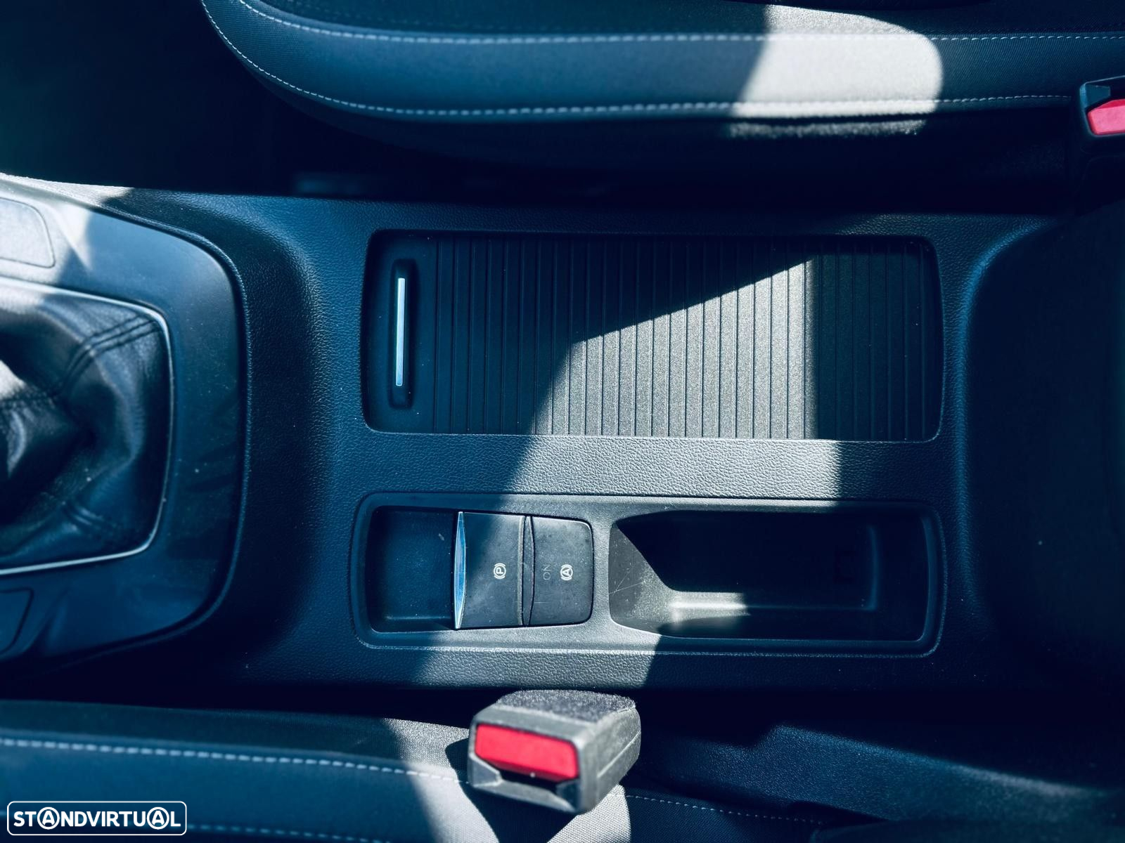 Ford Focus SW 1.0 EcoBoost Business - 35