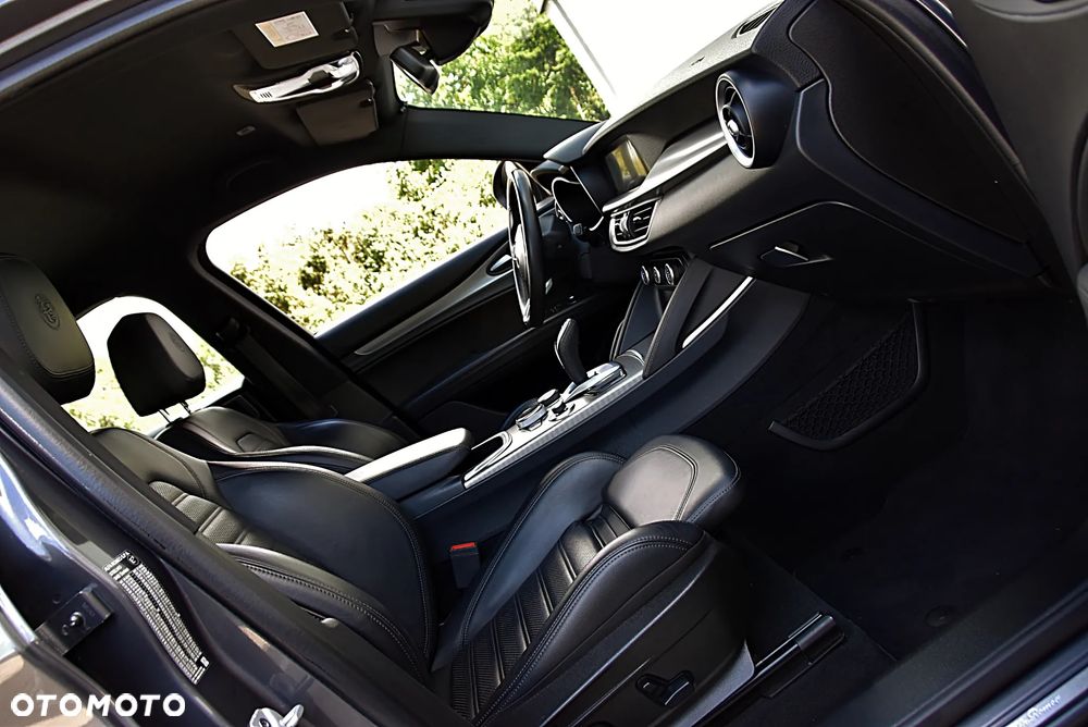 Alfa Romeo Stelvio 2.0 Turbo Veloce Q4 - 22