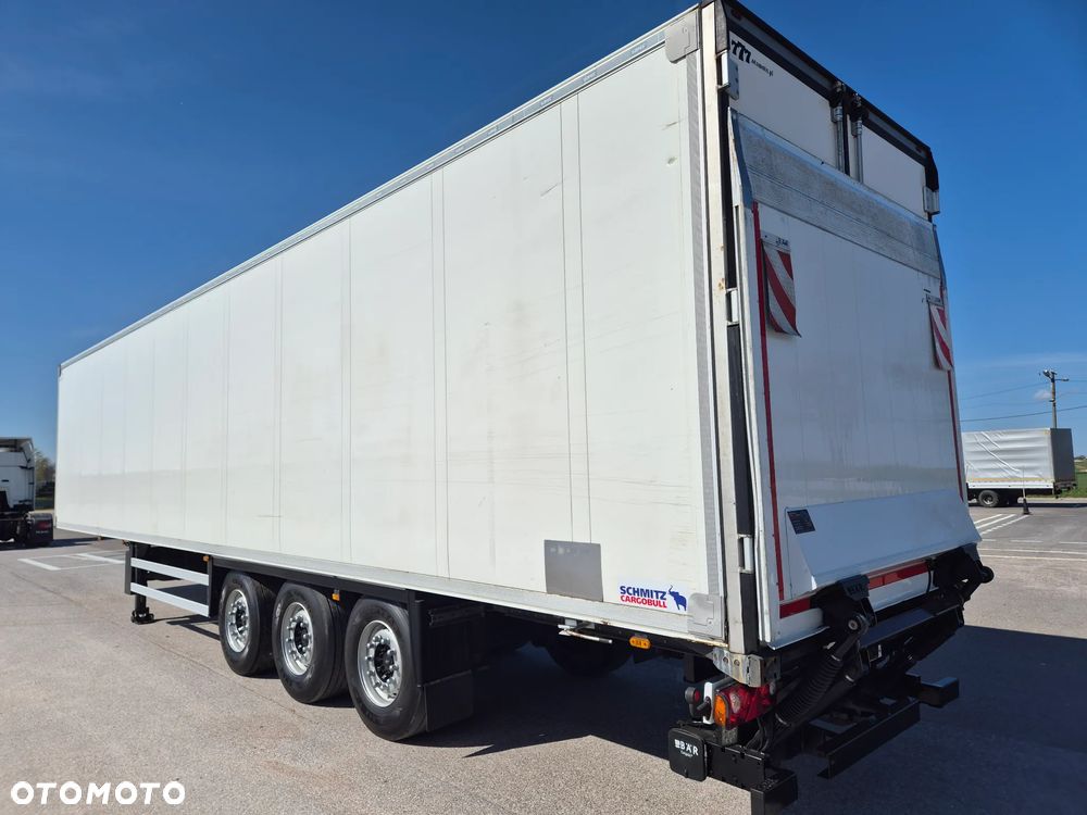 Schmitz Cargobull CARRIER MAXIMA 1300 / WINDA / DOPPEL STOCK / ŚCIANA GRODZIOWA / KWIATÓWKA / BELKI / PODNOSZONA OŚ / z Niemiec / TOP STAN 2011/ CARRIER CHŁODNIA CHLODNIA LODÓWKA PODWÓJNY ZAŁADUNEK PIĘTROWA - 12