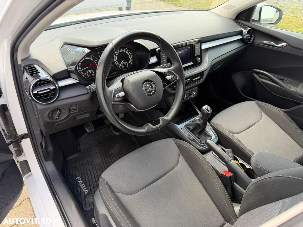 SKODA Fabia 2023 — imagine 17