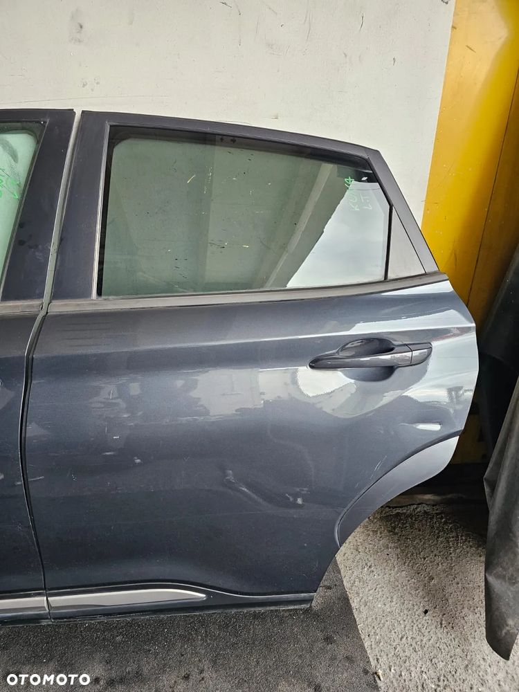DRZWI LEWY TYŁ HYUNDAI KONA YG7 - 1
