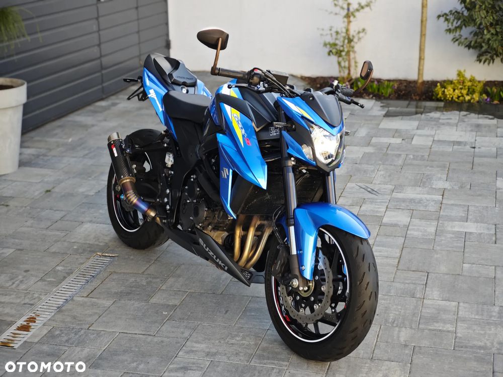 Suzuki GSX - 7