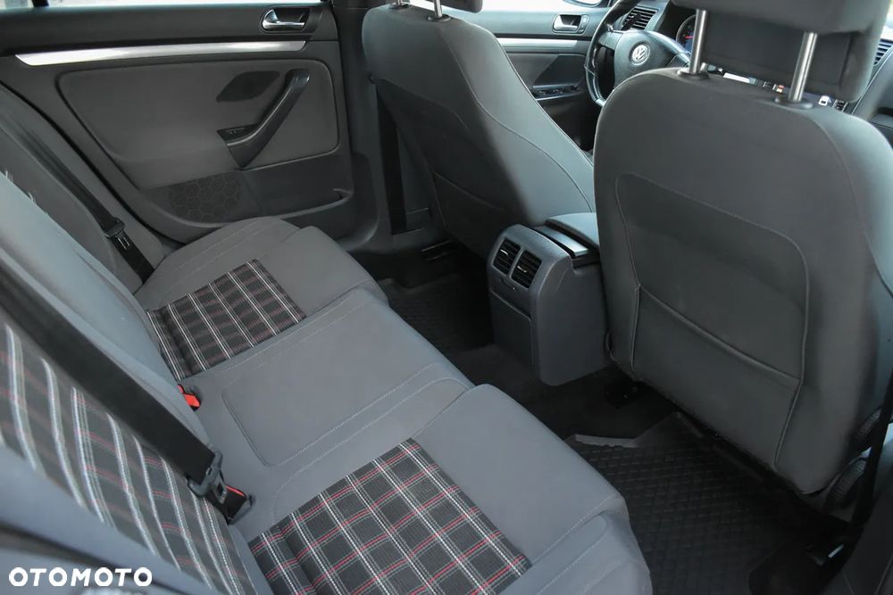 Volkswagen Golf 2.0 GTI DSG - 33