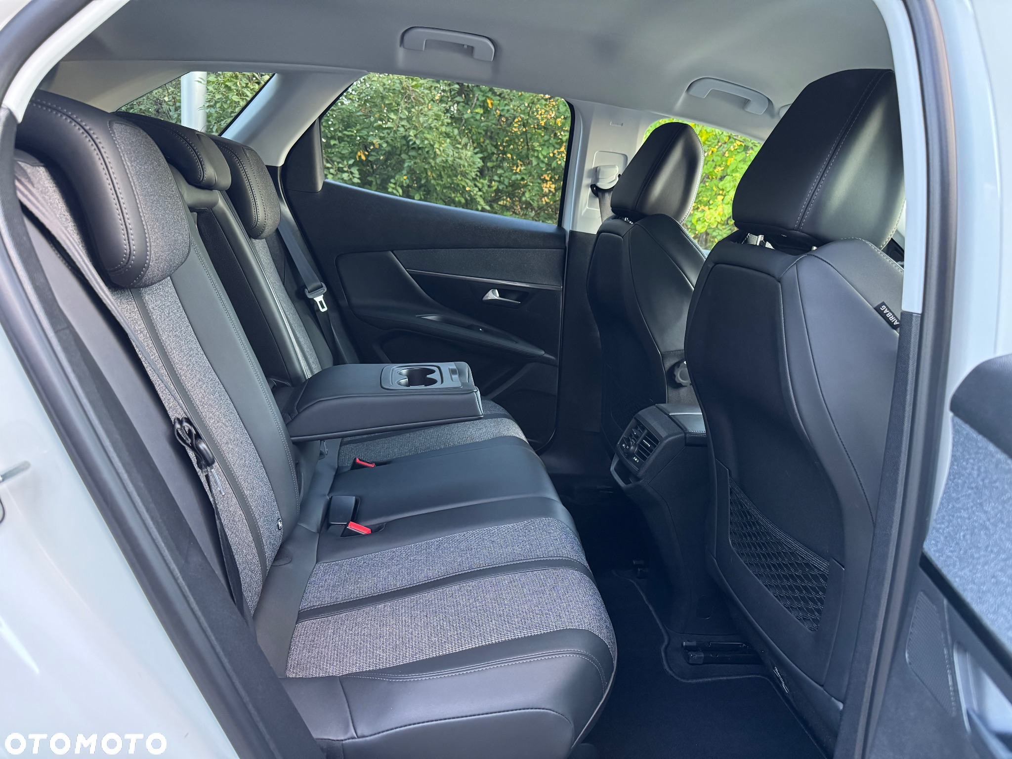 Peugeot 3008 PureTech 130 Stop & Start GPF EAT8 Allure Business-Paket - 34