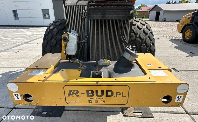 Caterpillar CS-563E - 24