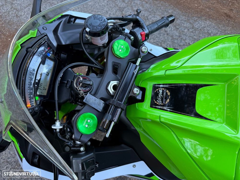 Kawasaki ZX 10 R Aniversario - 8