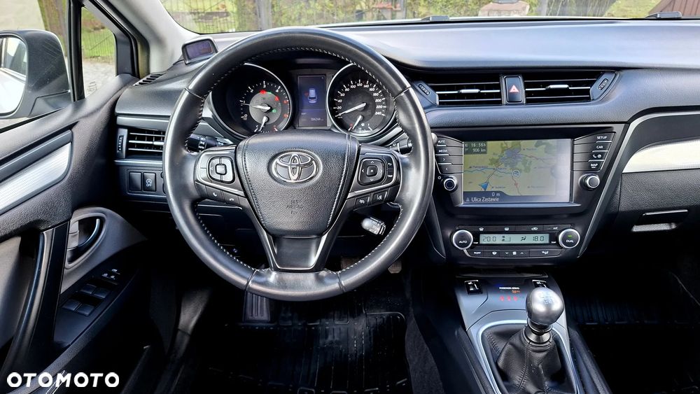 Toyota Avensis 2.0 D-4D Premium - 32