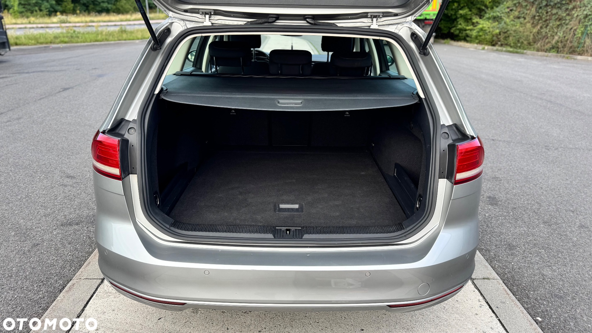 Volkswagen Passat Variant 1.6 TDI (BlueMotion Technology) DSG Comfortline - 20