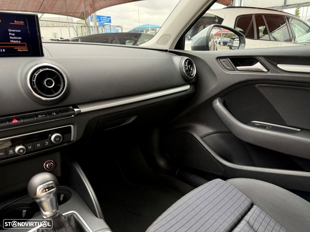 Audi A3 Limousine 1.6 TDI Sport S tronic - 19