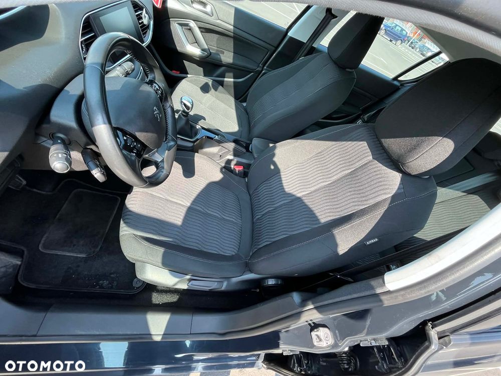 Peugeot 308 125 THP Active - 13