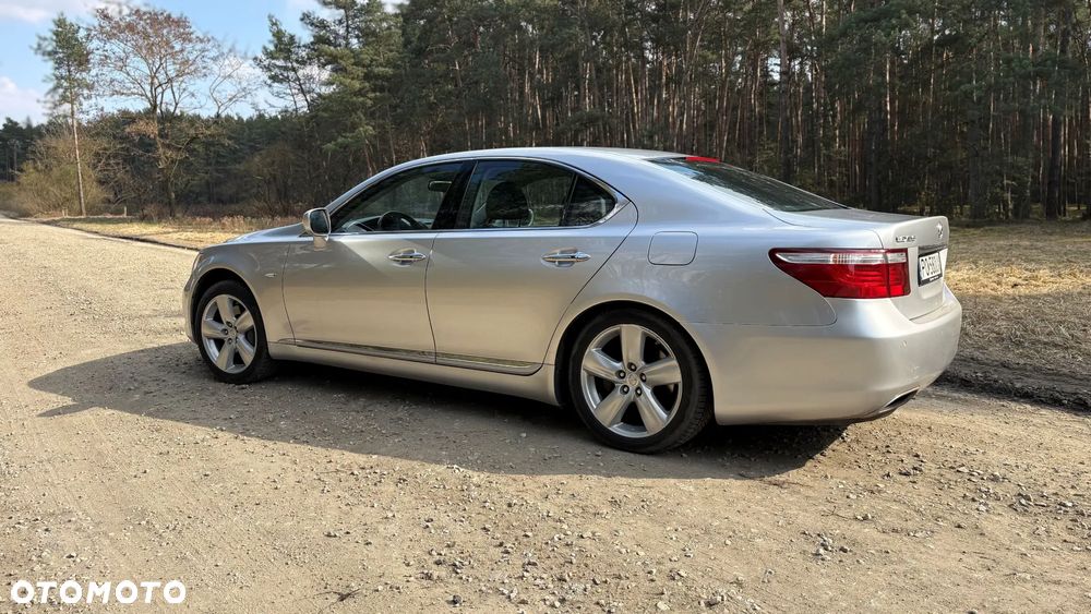 Lexus LS 460 Prestige - 4