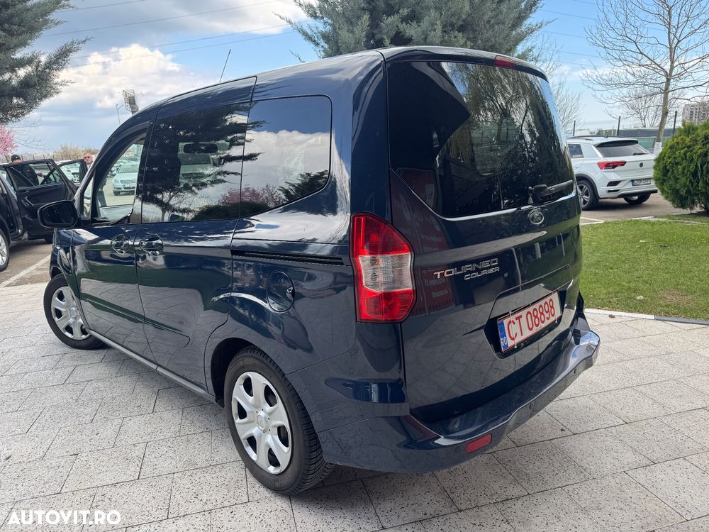 Ford Tourneo Courier 1.5 TDCi S&S Ambiente - 5