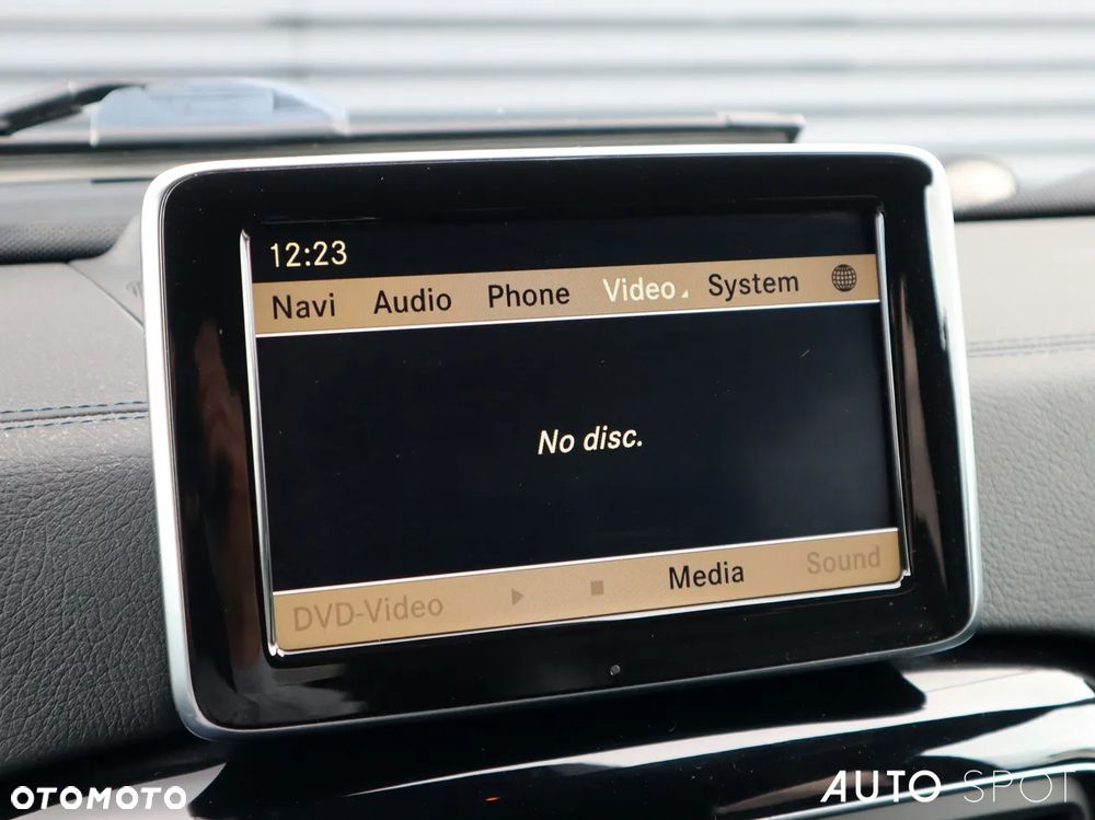 Mercedes-Benz Klasa G AMG 63 AMG SPEEDSHIFT 7G-TRONIC - 30