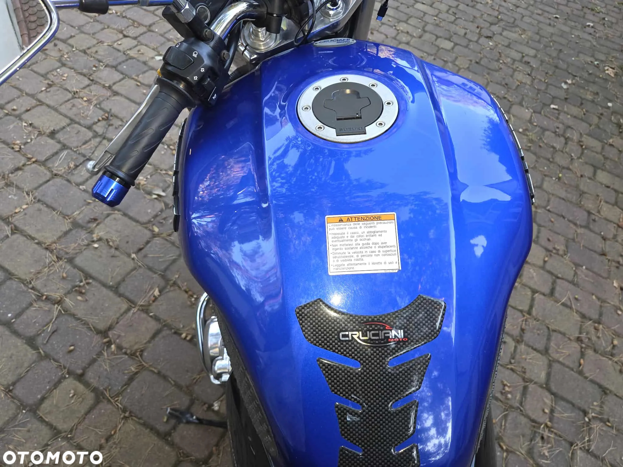 Suzuki GSX - 11