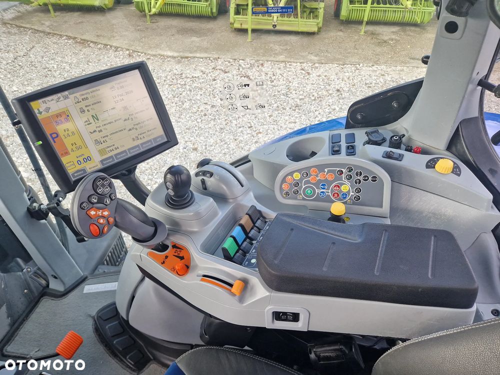 New Holland T7.245 AUTOCOMMAND - 8