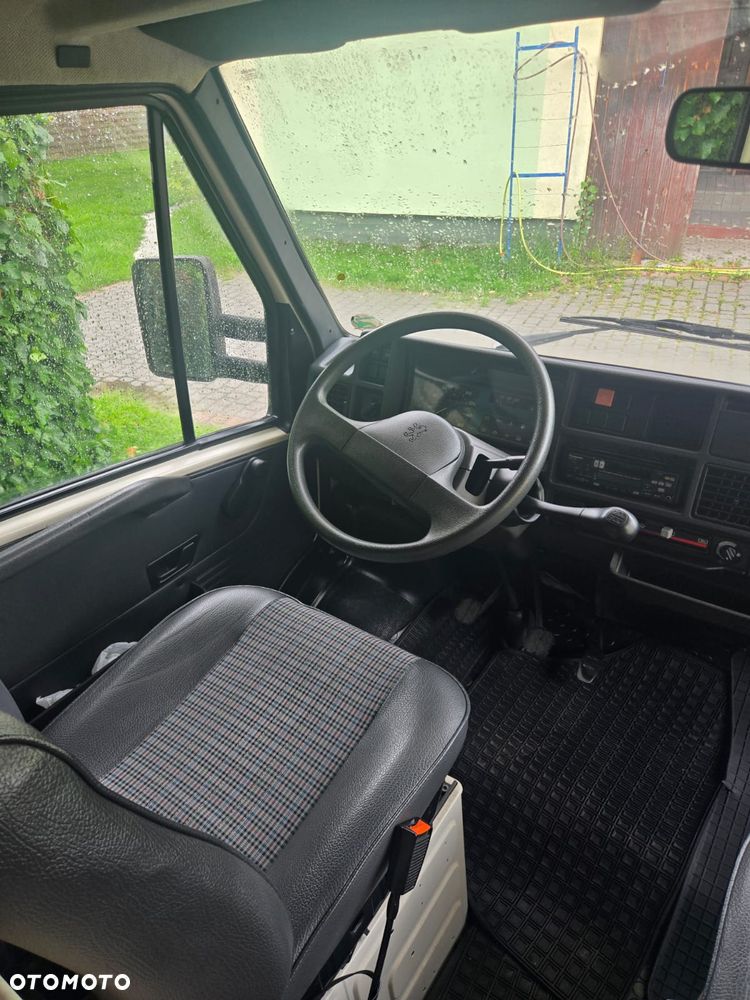 Peugeot J5 - 23