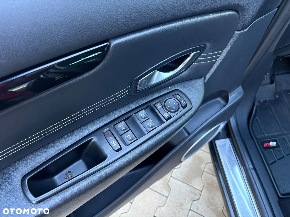 Renault Scenic - 28