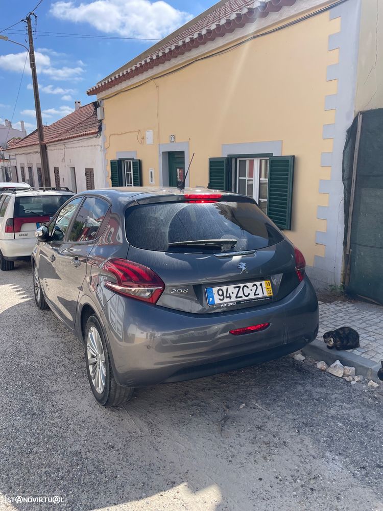 Peugeot 208 1.2 PureTech Signature - 2