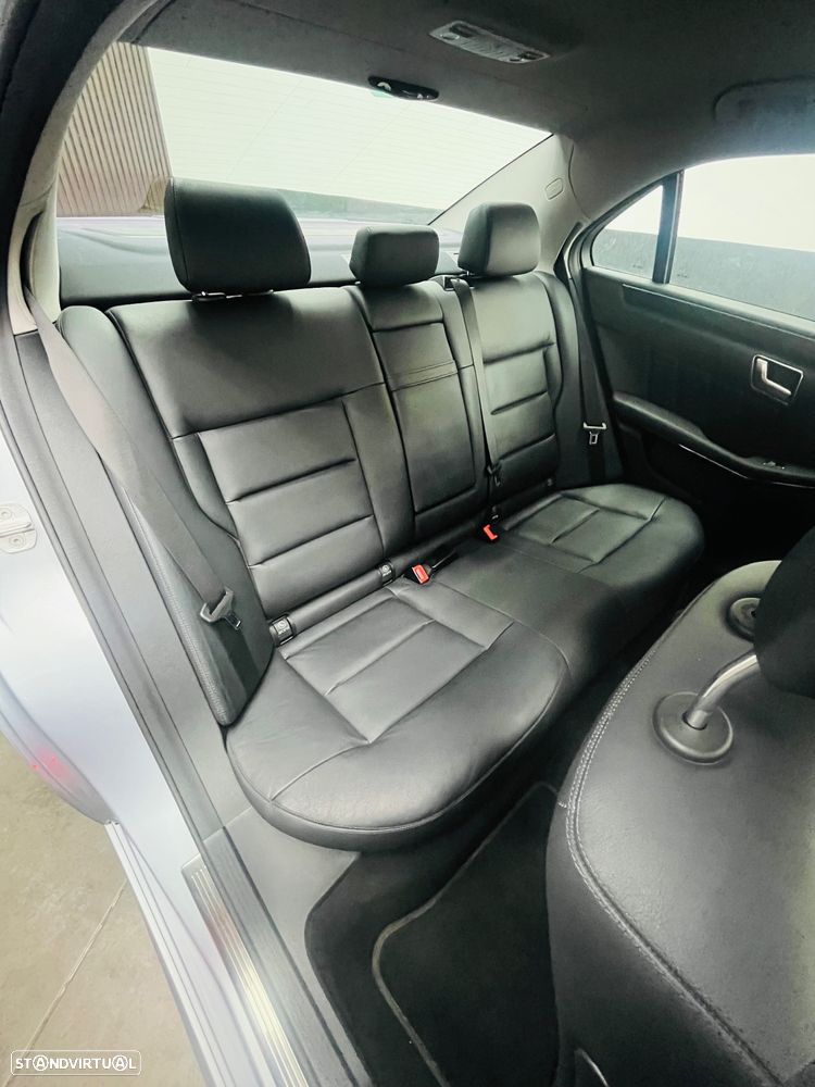 Mercedes-Benz E 300 Bluetec Hybrid Avantgarde - 31