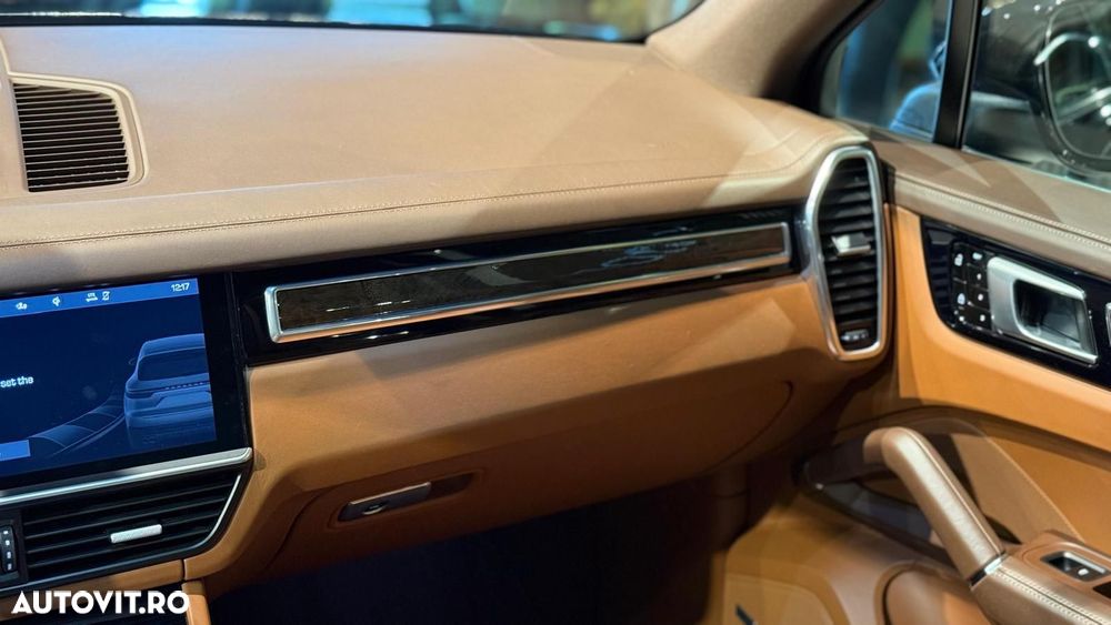 Porsche Cayenne - 30