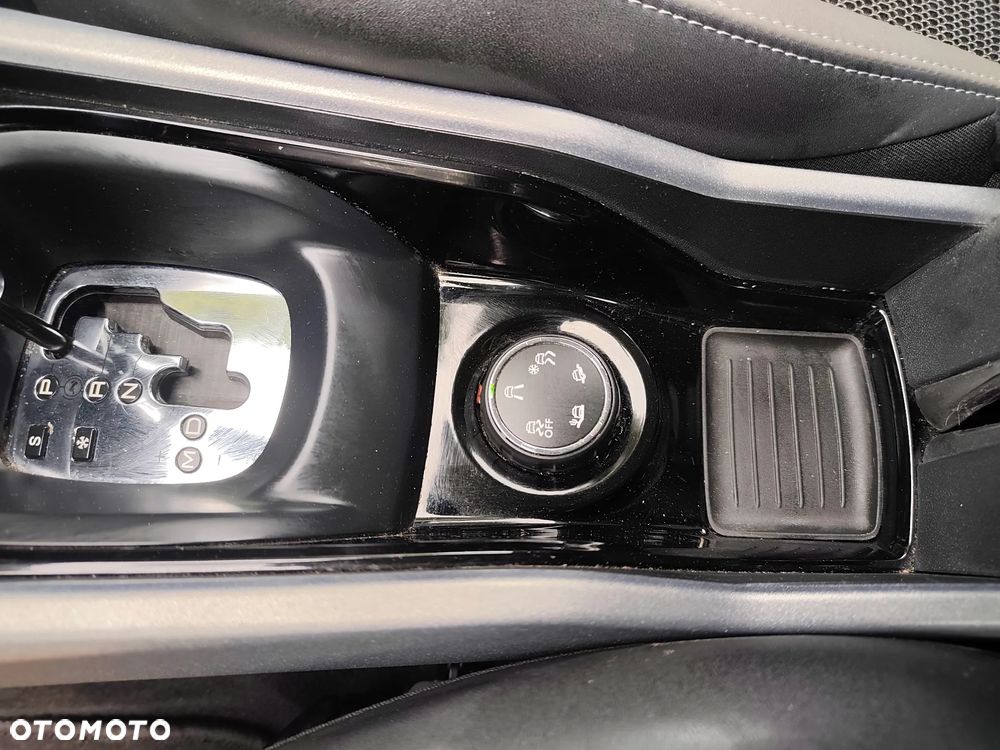 Peugeot 2008 PureTech 110 GPF Stop&Start EAT6 Allure - 14