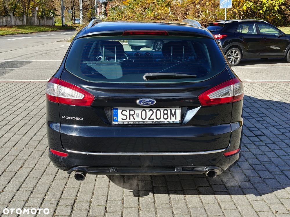 Ford Mondeo 2.0 T Ghia MPS6 - 33