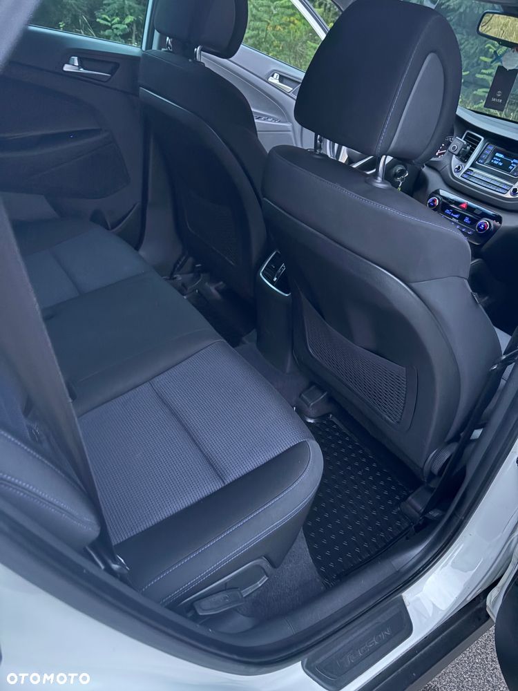 Hyundai Tucson 1.7 CRDI BlueDrive Comfort 2WD - 11