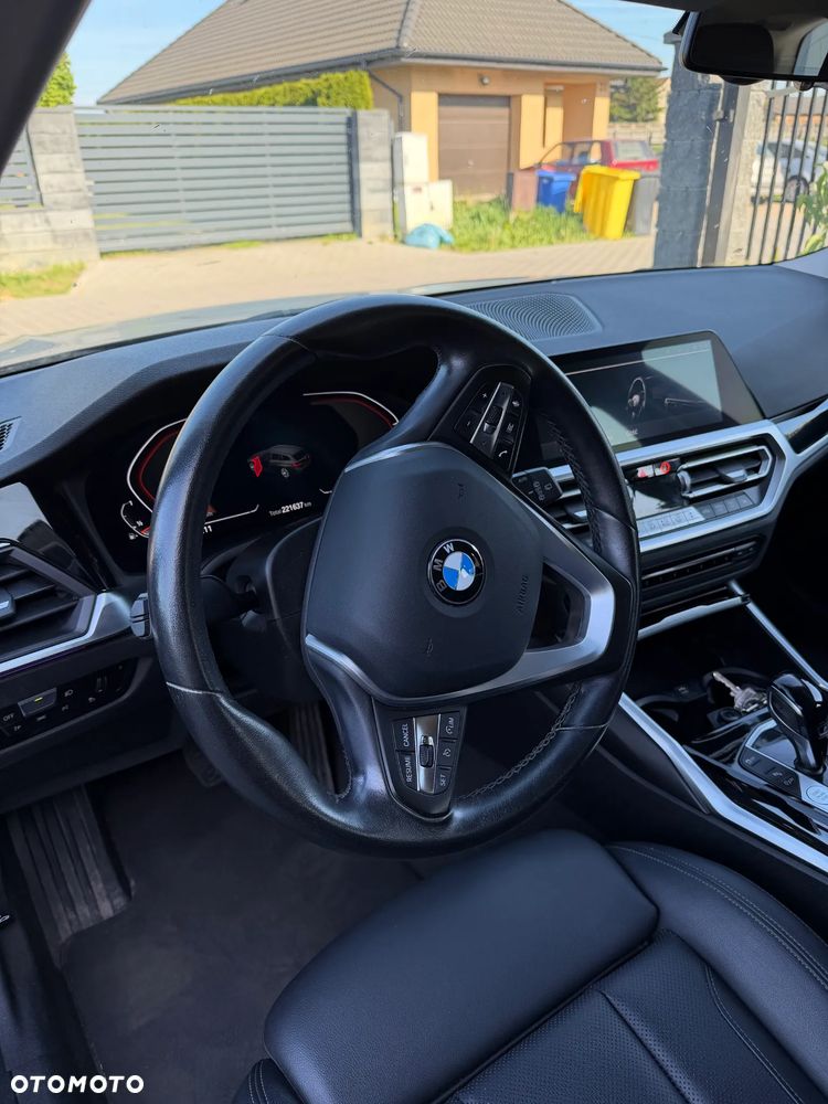 BMW Seria 3 318i Sport Line - 11