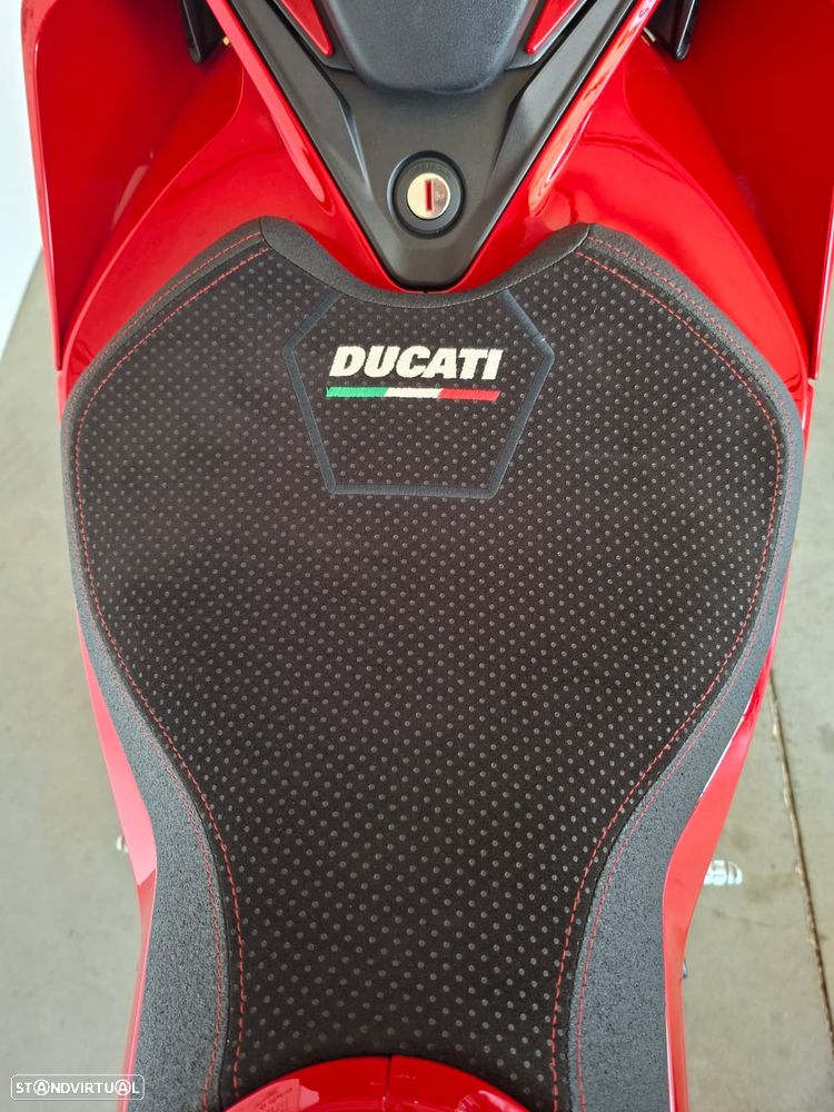Ducati Panigale V2 S - 12