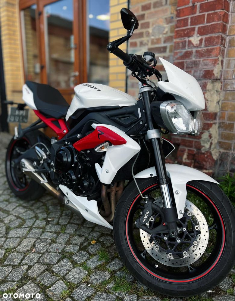 Triumph Street Triple - 1