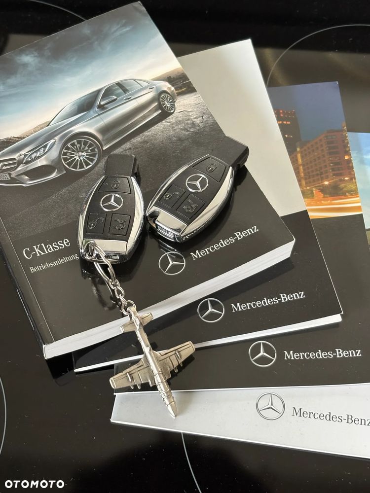 Mercedes-Benz Klasa C 200 7G-TRONIC - 32