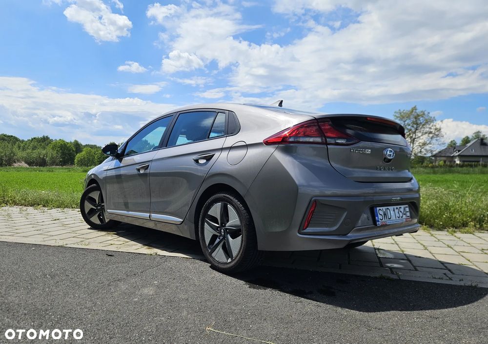 Hyundai IONIQ Hybrid Premium - 9