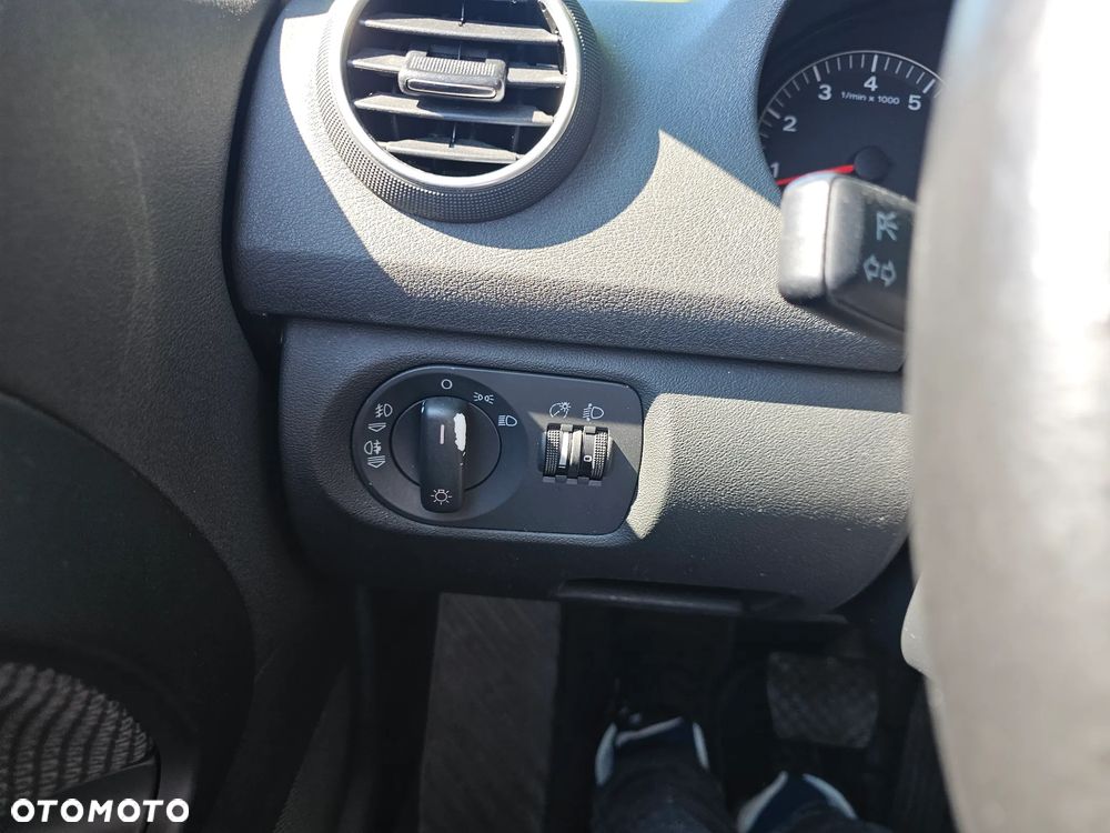 Audi A3 3-drzwiowe 1.6 tiptronic Attraction - 13