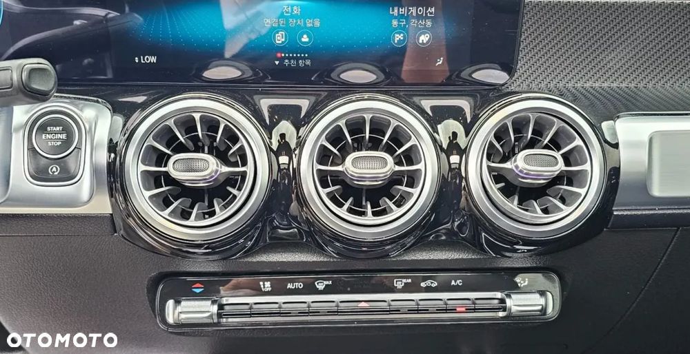 Mercedes-Benz GLB - 8