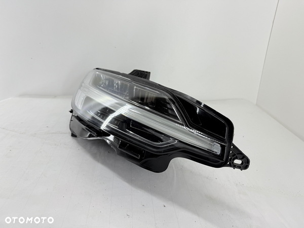 Lampa przednia prawa Volvo V60 S60 III FULL LED