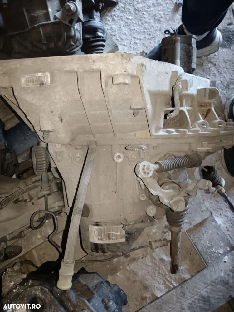 CUTIE VITEZE DACIA LOGAN, SANDERO 0.9 TCE DUPA 2012   CE JHX 000304014767R 320101204R, JH3 - 2