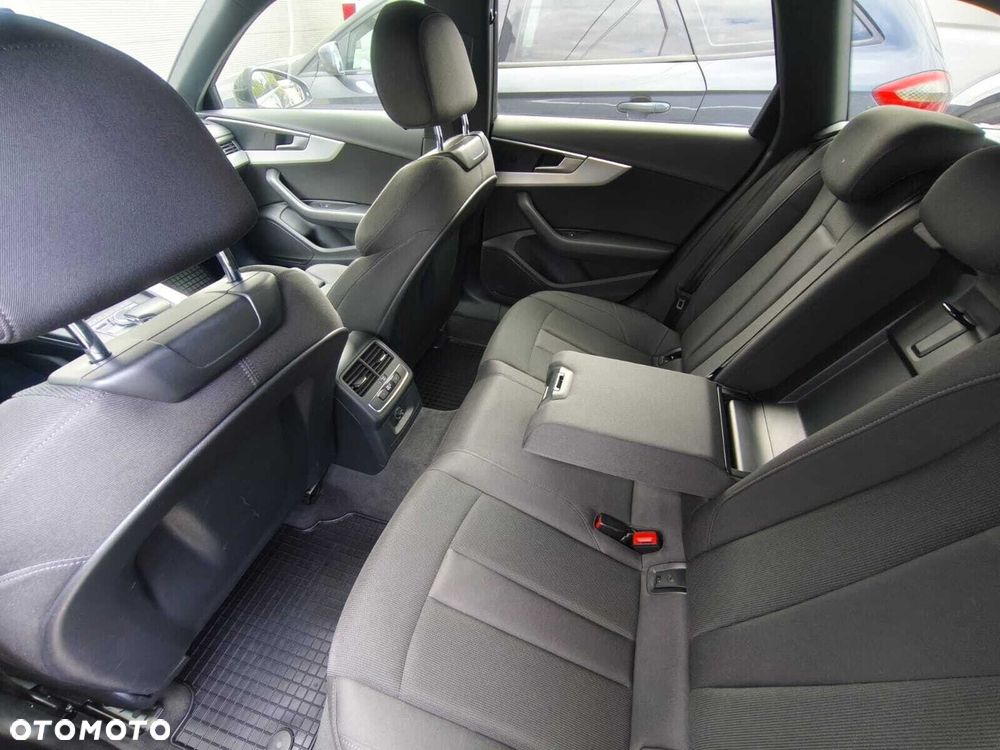 Audi A4 Avant 35 TFSI Sport S tronic - 19
