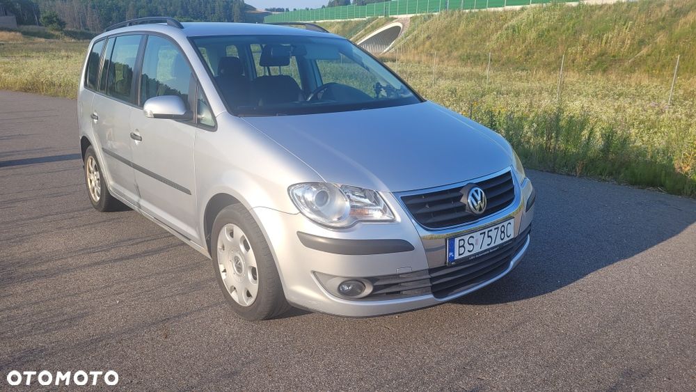 Volkswagen Touran - 1