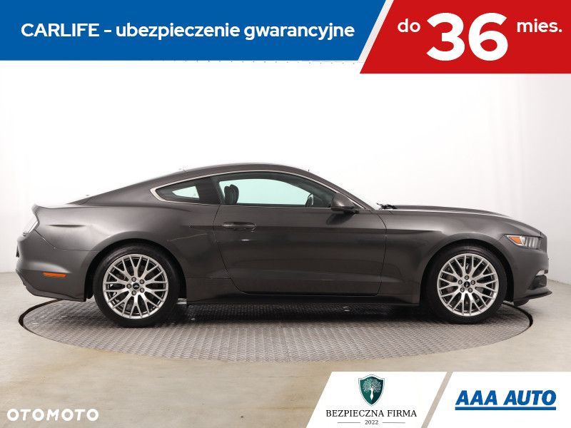Ford Mustang - 8