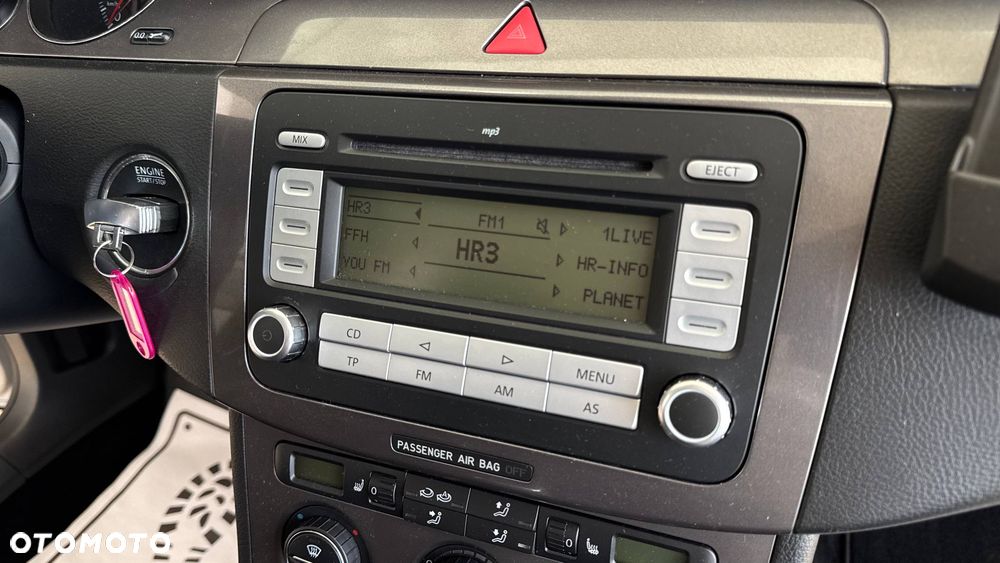 Volkswagen Passat - 36