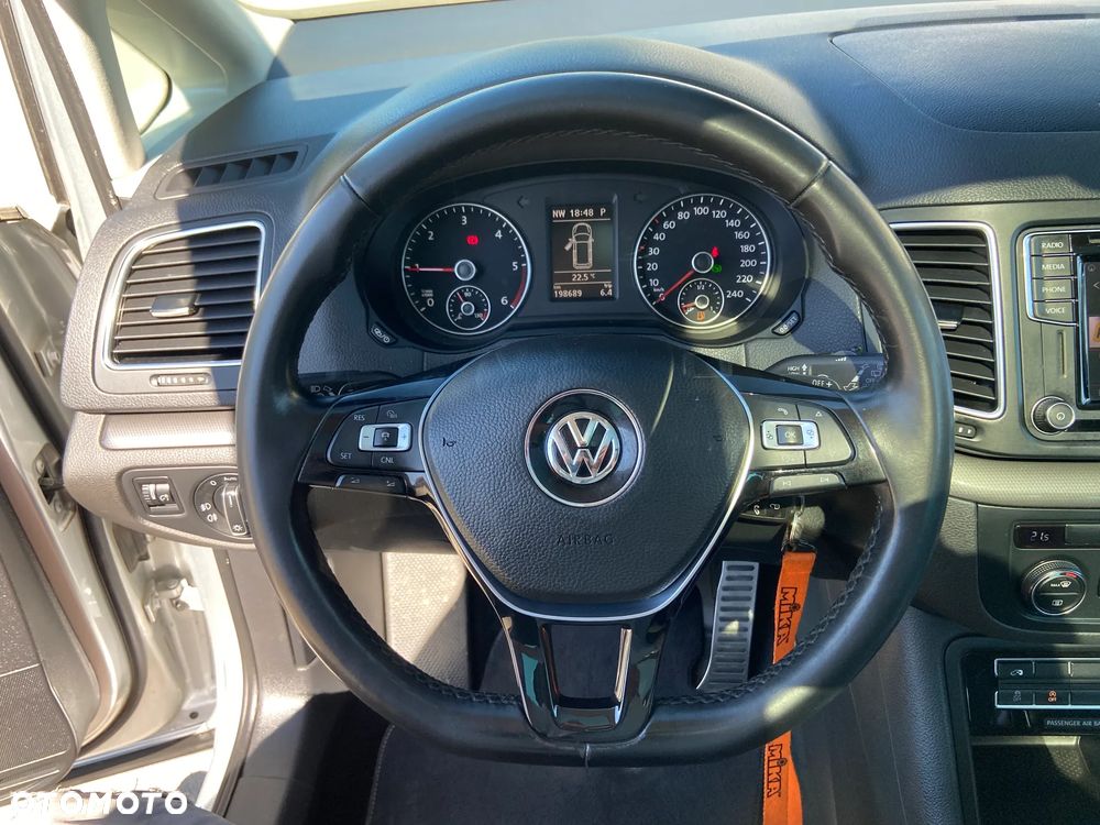 Volkswagen Sharan 2.0 TDI DSG (BlueMotion Technology) Highline - 22