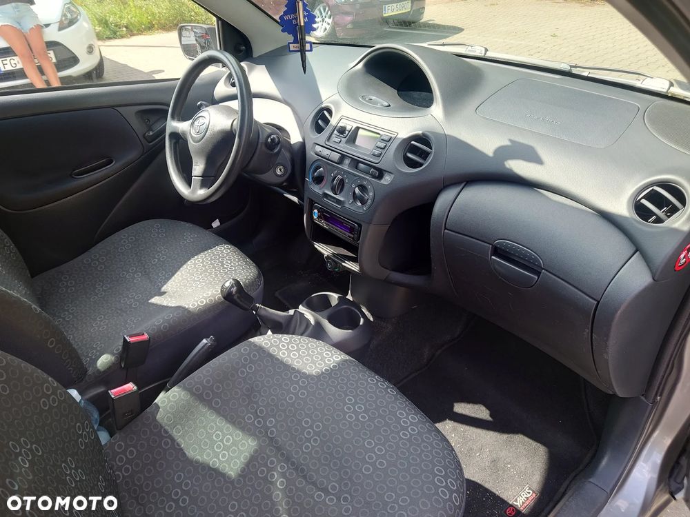 Toyota Yaris 1.0 Base - 7