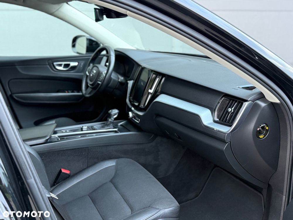 Volvo XC 60 D4 AWD Geartronic Momentum - 23